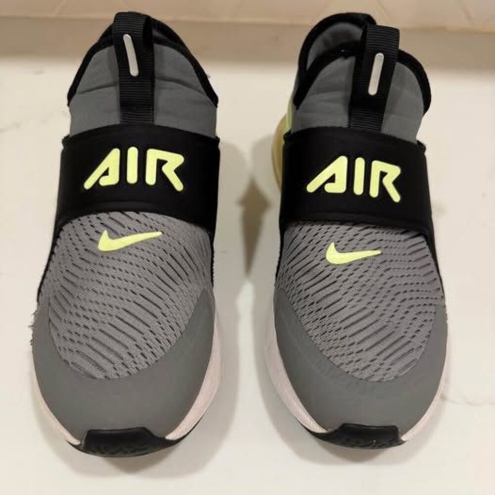 Nike Air Max 270 Extreme Sneakers Women's Size 7 / Youth 5.5Y Gray Volt